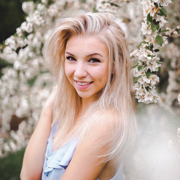 Meet your Posher, Amanda - Picture 1 of 1